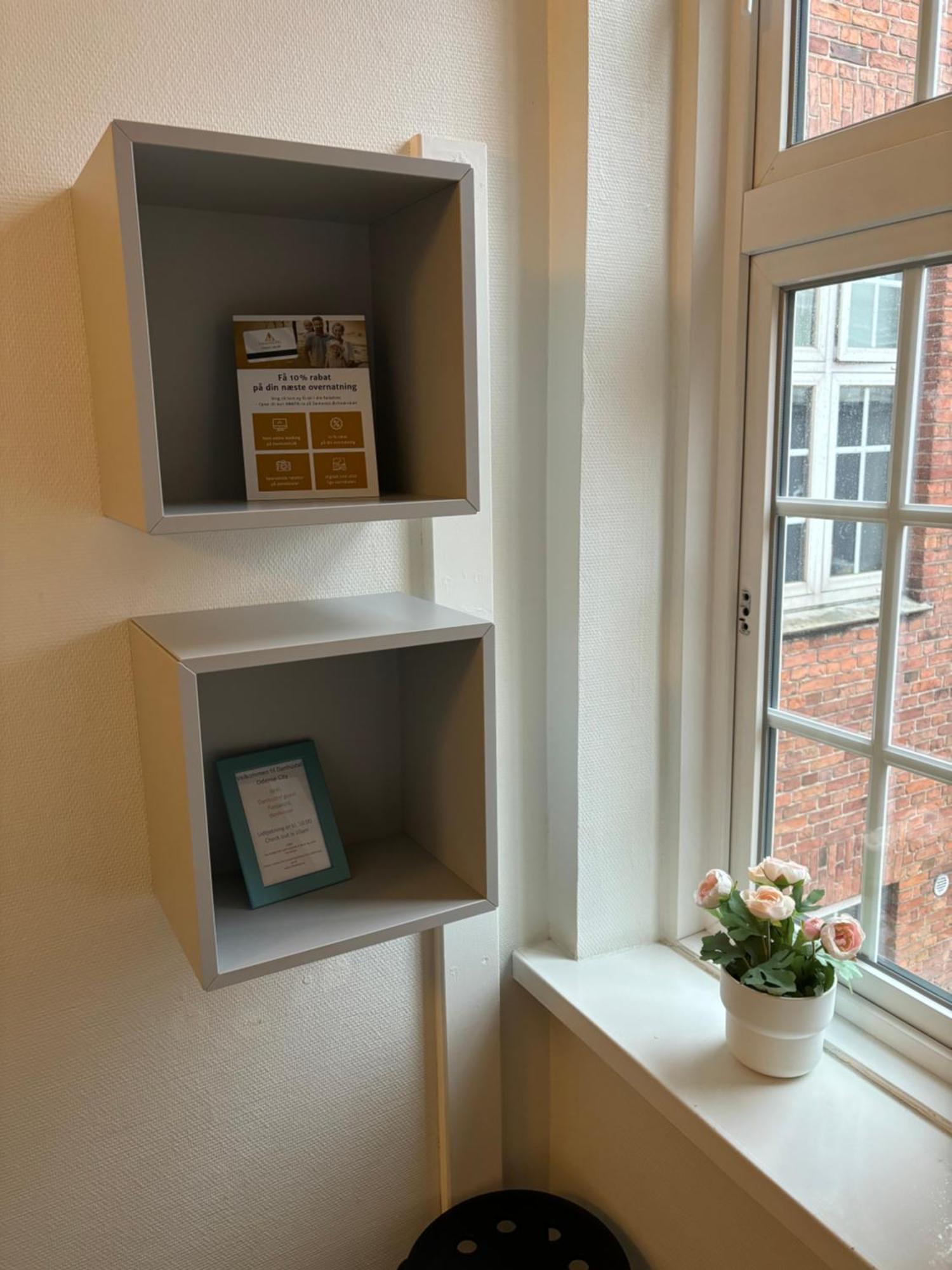 Danhostel Odense City المظهر الخارجي الصورة The window at 221B Baker Street