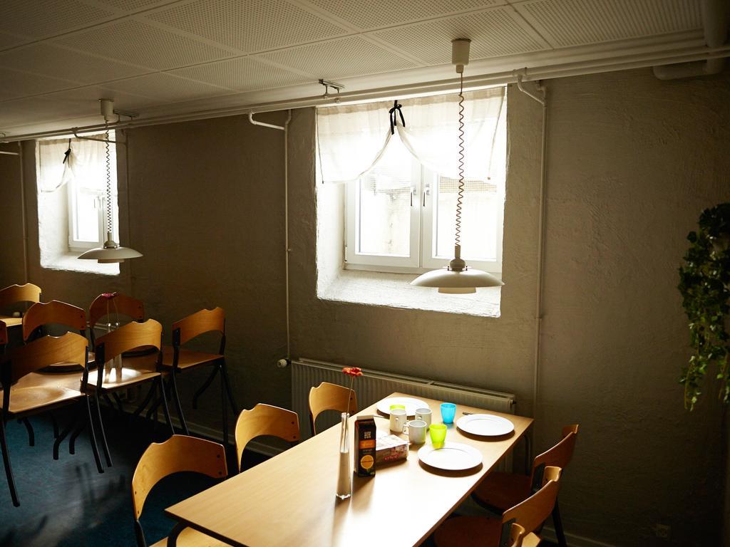 Danhostel Odense City المظهر الخارجي الصورة Interior of a typical Japanese restaurant